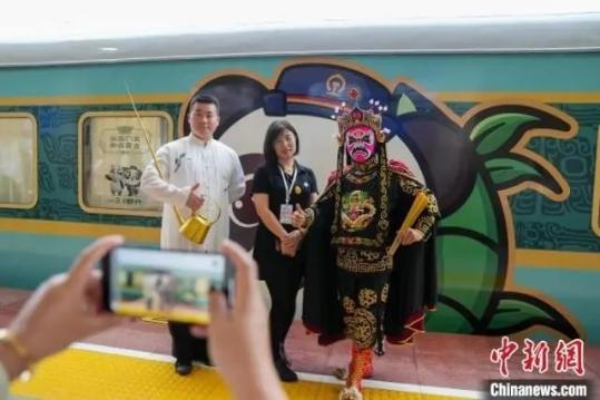 Panda train offers special journey for passengers