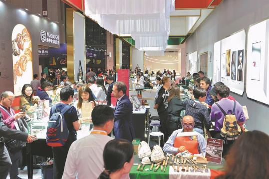 Italian businesses use CIIE platform to expand in China market