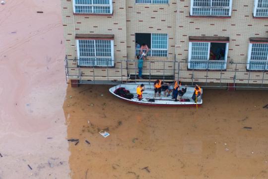 Record rain, floods hit parts of Hunan province