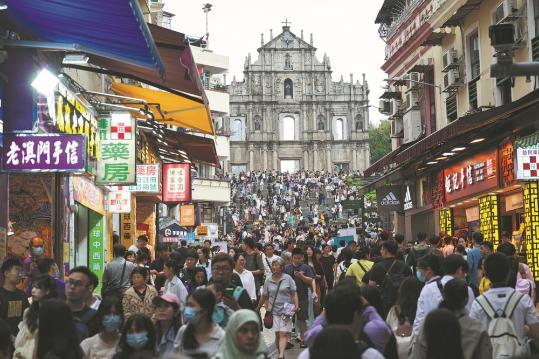 HK, Macao hail new travel policy for expats