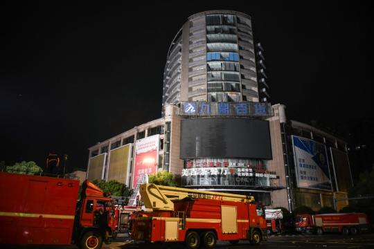 Department store fire leads to death of 16 in Sichuan