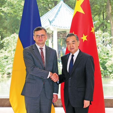 China committed to political settlement of Ukraine crisis