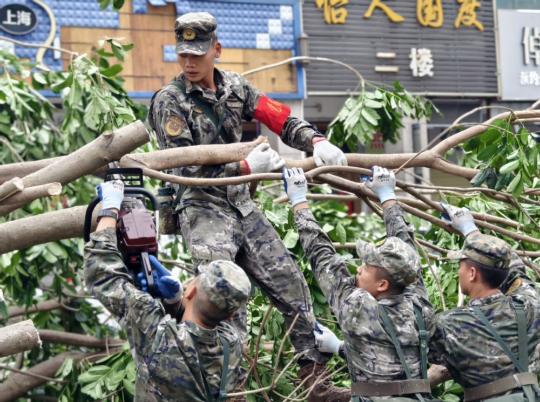 Typhoon Yagi ravages through Hainan island