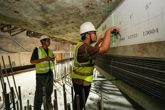 Smart tech plays key role in bridge construction