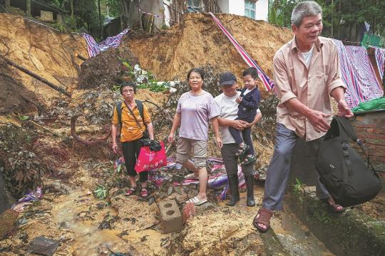 Rain wreaks havoc again in Hainan province