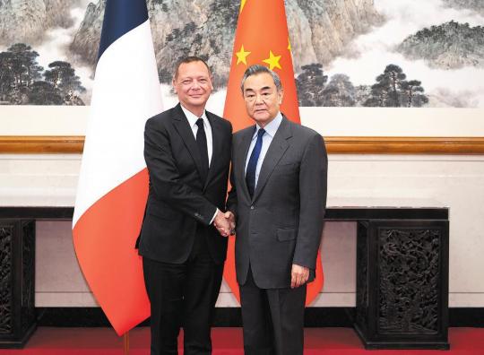 China, France vow to uphold cooperation