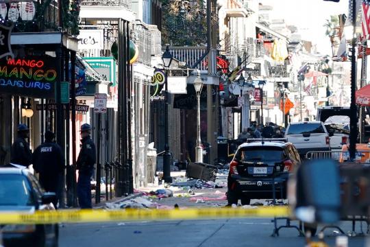 10 killed as man drives pickup truck into New Orleans crowd