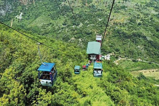 'Aerial school bus' prevents perilous trips