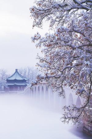 China embraces winter's chill