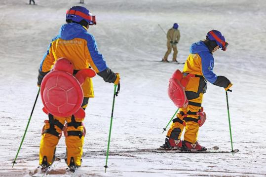 Ice and snow activities prove popular in Shanxi