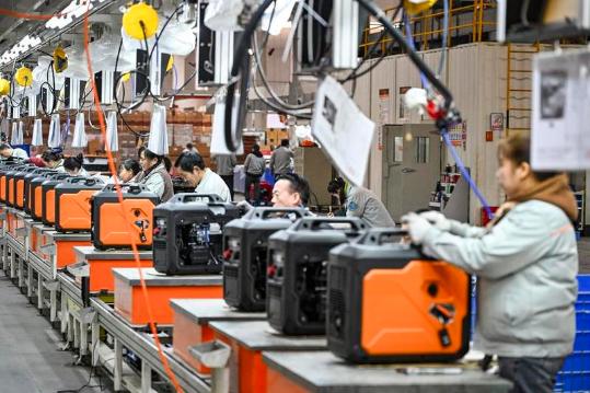 China's factory activity expands again in March