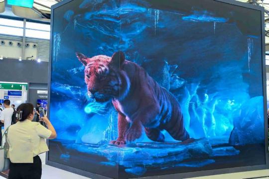 Innovation brightens outlook of display panel industry