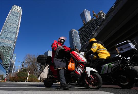 Instant retail sizzling as turf war among big names heats up