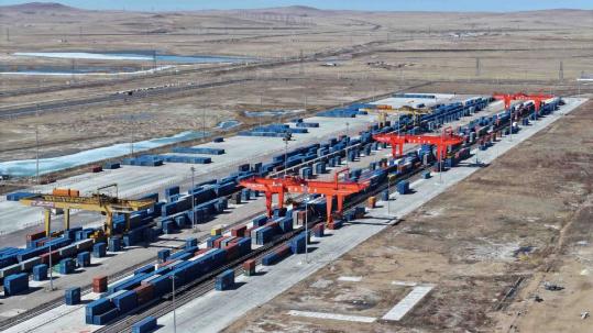 Manzhouli land port leads China-Europe railway lines in freight volume