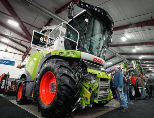 Experts: Tariffs threaten U.S., Canadian farmers