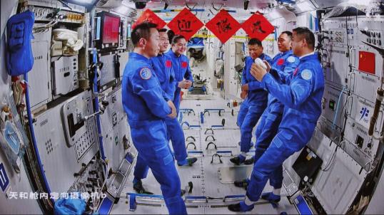 Shenzhou XX crew starts takeover work of Tiangong