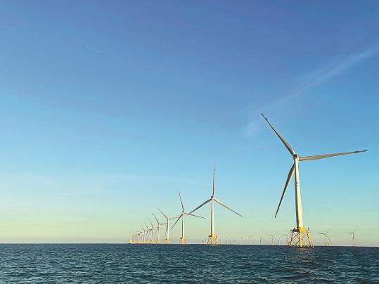 China's wind, solar energy capacity outpaces coal power