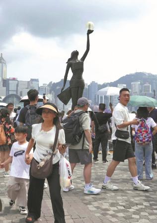 HK leader pledges to boost tourism appeal