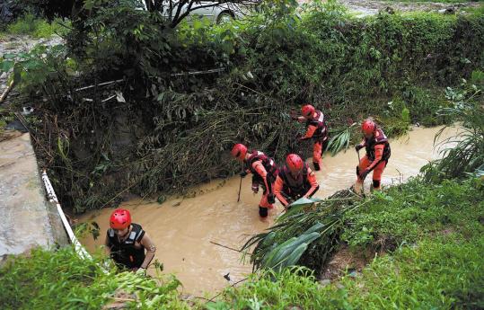 Rainfall in Guangdong triggers emergency measures