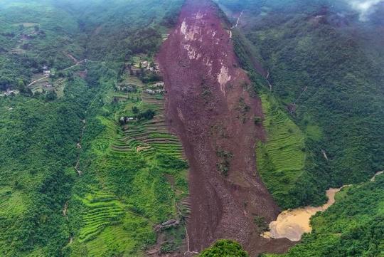Rescuers race against time to find survivors
