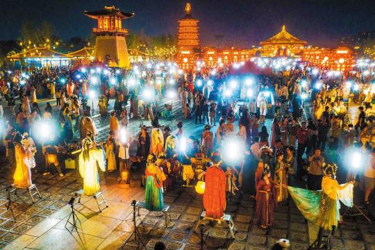 Dragon boat races thrill visitors, boost local economy