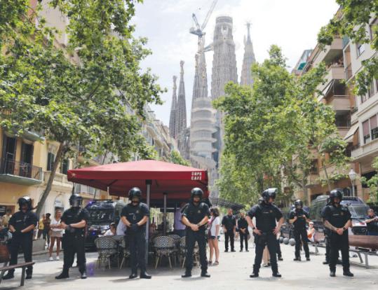 Italy, Portugal join tourism protest