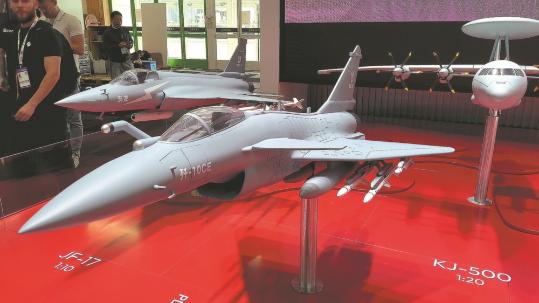 China's jet power wows Paris crowd
