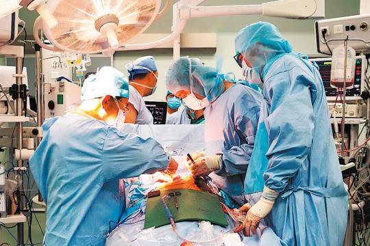 Dedicated cardiovascular surgeon helps hearts beat