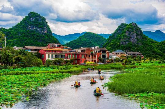 Markets gain momentum with fresh gov't initiatives