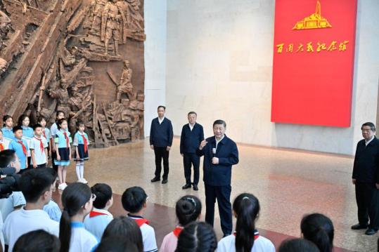 Xi urges young students to contribute to world peace