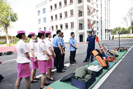 Chongqing railway workers enhance fire safety for summer travel peak