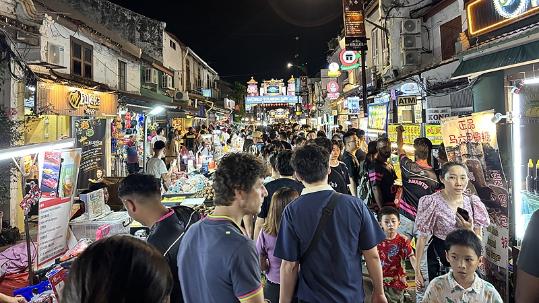 China-Malaysia visa-free travel now officially in effect