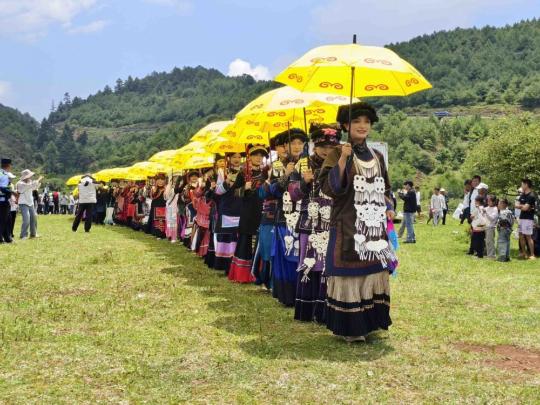 Sichuan's ethnic festival attracts thousands of tourists