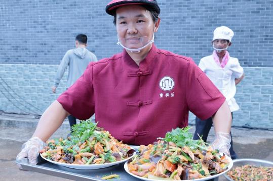 Hainan's 'Village VA' ignites rural passion with local banquets