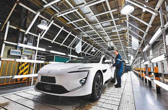 Machinery exports buoy foreign trade
