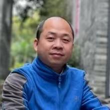 Man dubbed 'flying hero' for helping firefighters extinguish blaze