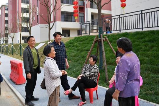 China eases rules on private pension withdrawals