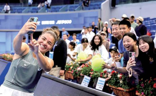 Players embrace fan-tastic China Swing
