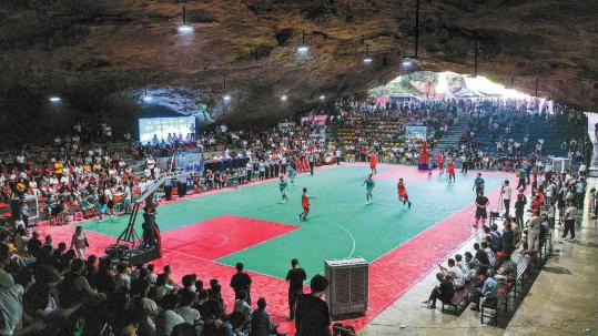 Underground hoops spark rural vitalization