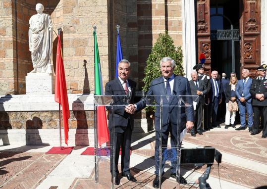 Beijing, Rome hail free trade