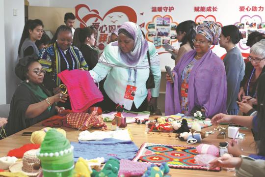 Foreign delegates praise service hub
