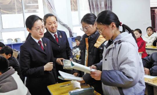 Outreach efforts innovative way to raise legal awareness