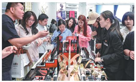 Hainan readies for role as free trade flag bearer