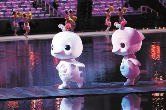 Games mascots steal the spotlight with their athletic fin-esse