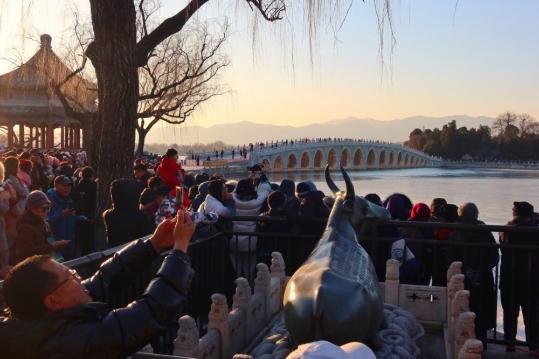 Winter solstice golden magic illuminates Beijing's 17-Arch Bridge