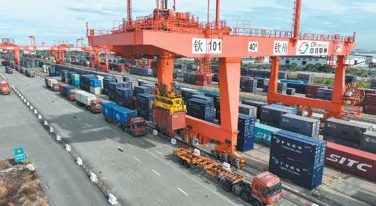 Land-sea trade corridor key to regional progress