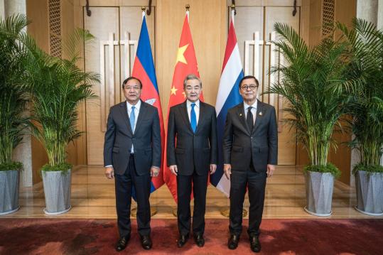 Three-party talks help to restore peace