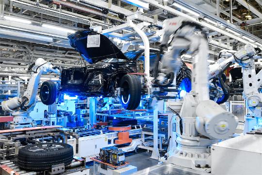 Cutting edge of manufacturing boosts resilience