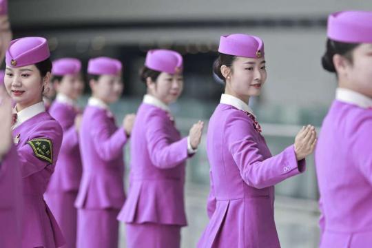 Chongqing railway attendants undergo training ahead of travel rush