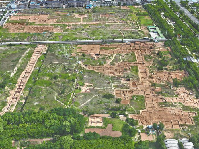 A bird's-eye view of the Zhengpingfang site in Luoyang, Henan province. (Photo provided to China Daily)